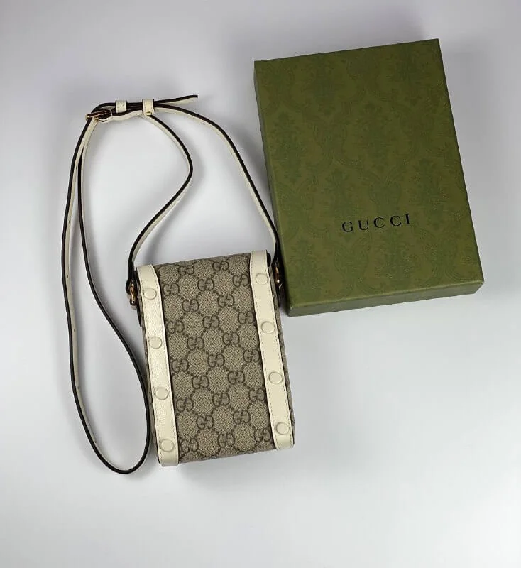 Women Gucci Sylvie bags with a leather - wrapped handleGucci Horsebit 1955 mini bag white