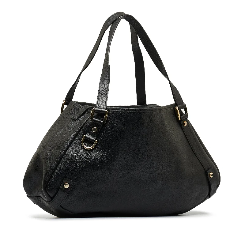 Ladies Gucci handbags with a detachable coin purse insideBlack Gucci Abbey Leather Tote Bag