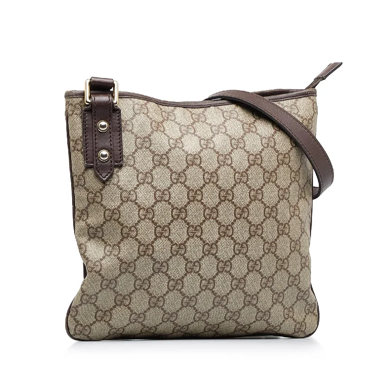 Gucci tote bags for women with a printed Gucci logoGucci GG Supreme Crossbody Bag (SHG-iFtrNf)