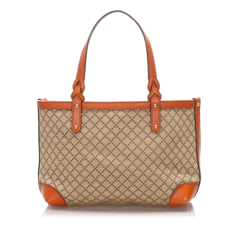 Women Gucci bags with a chain - link trim and a leather bodyGucci Diamante Craft Tote Bag (SHG-10355)