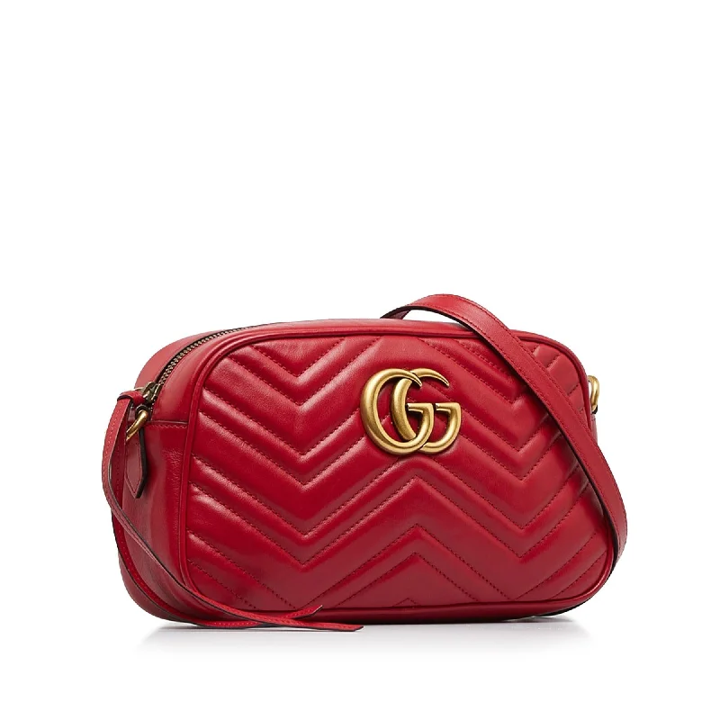 Women Gucci tote bags in GG Supreme canvas for a branded feelGucci GG Marmont Matelasse Crossbody Bag (SHG-NhDdrJ)