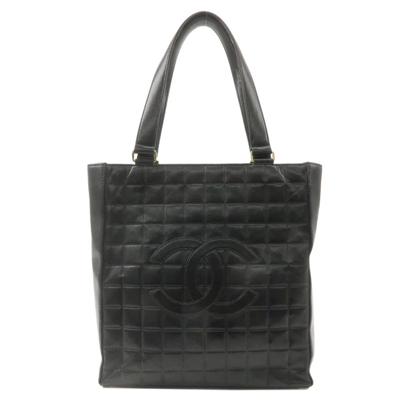 Chanel Black Handbag for Business MeetingsCHANEL Chocolate Bar Lamb Skin Tote Bag Black Gold A17443