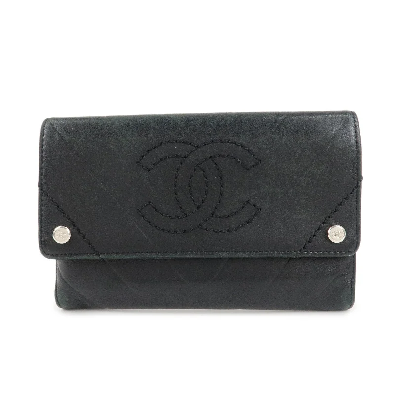 Chanel All - Match Handbag for Versatile StylingCHANEL V Stitch Lamb Skin Coco Mark Bi-fold Wallet Black