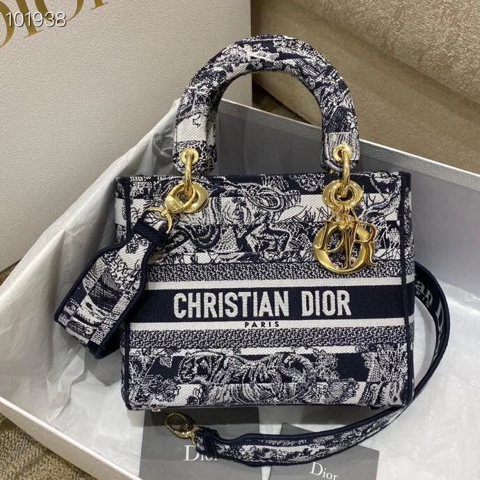 Christian Dior bags with a detachable coin purse insideBC - Dior Bags - 083