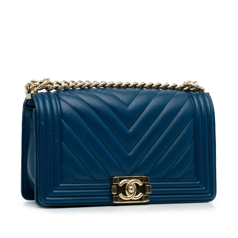 Chanel Classic Flap Bag for Evening PartyChanel Medium Calfskin Chevron Boy Flap (L7KEKQ)