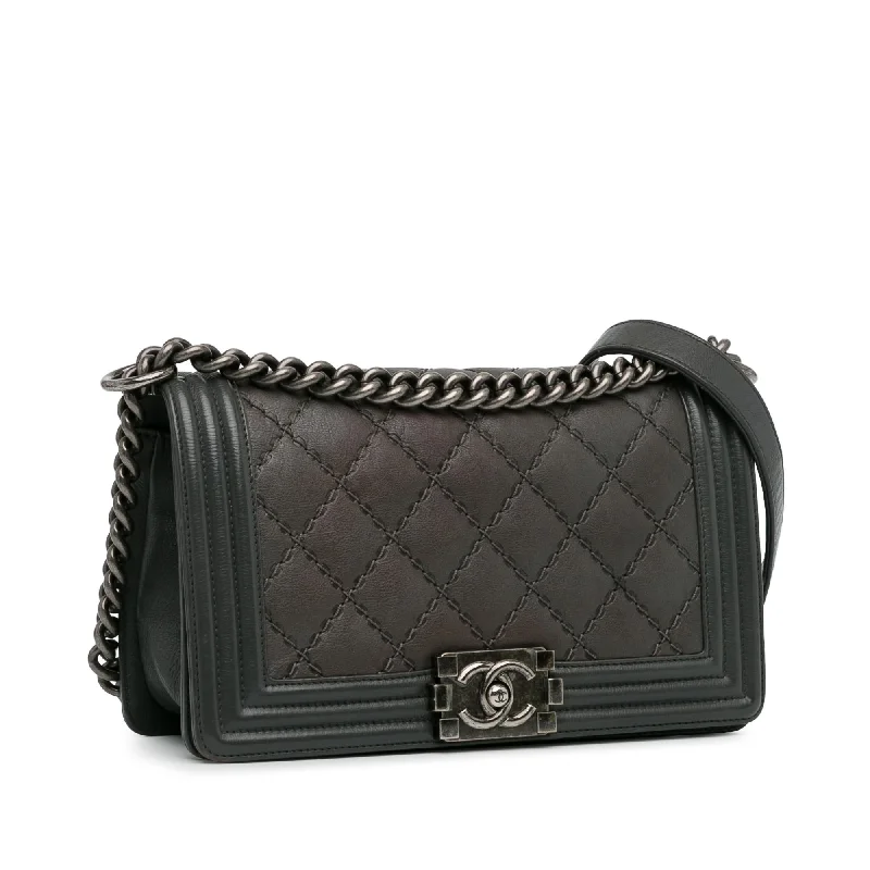 Chanel Designer Handbag with Unique DesignChanel Medium Calfskin Double Stitch Boy Flap (SofQRy)