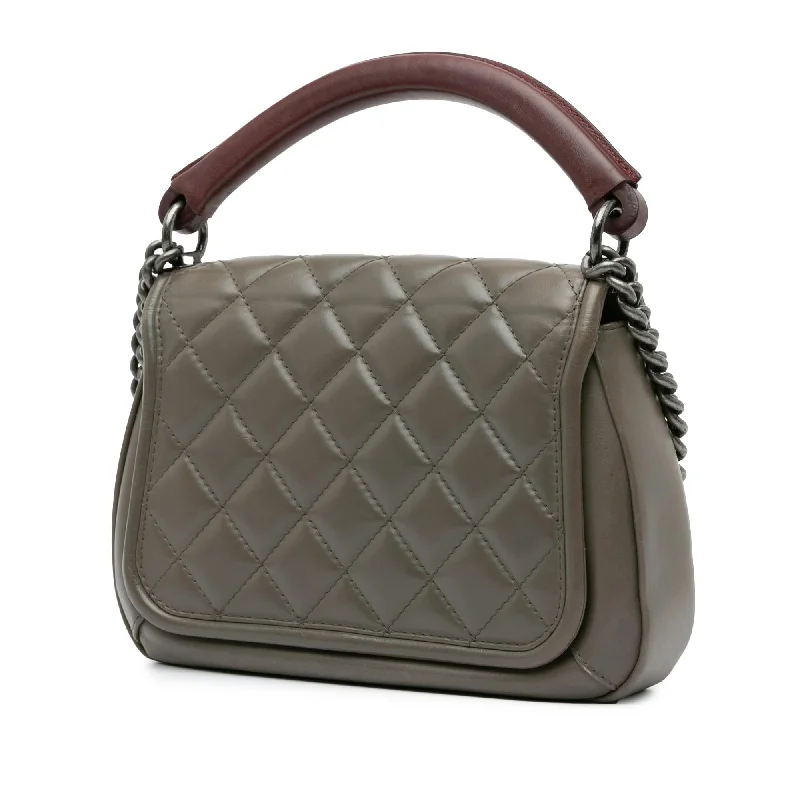 Chanel All - Match Handbag for Versatile StylingChanel Medium Calfskin Prestige Flap (76oR8R)