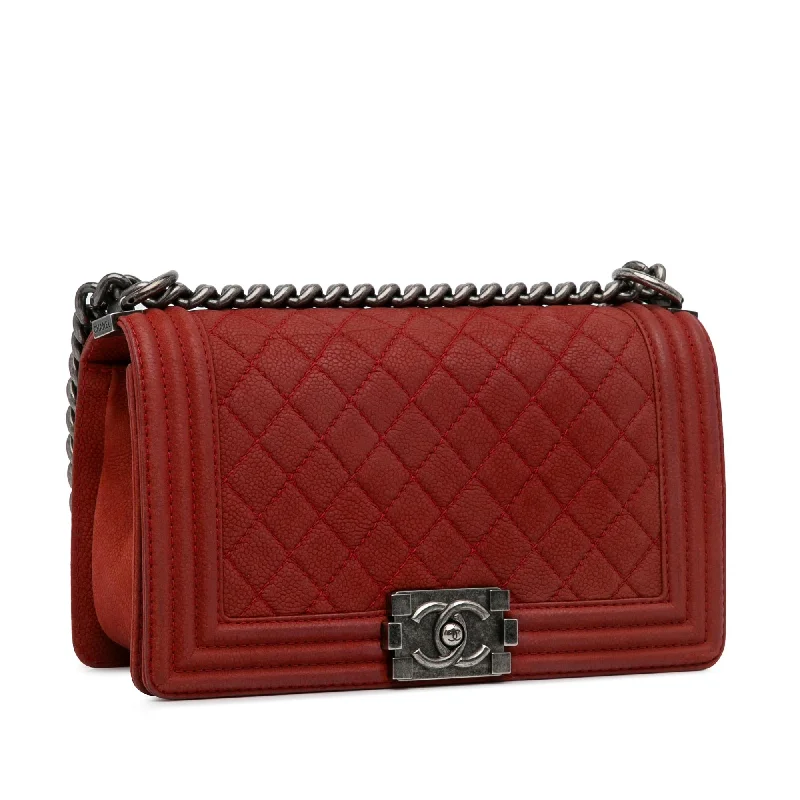 Chanel Small Crossbody Bag for TravelChanel Medium Caviar Boy Flap Bag (KrBQ6Q)