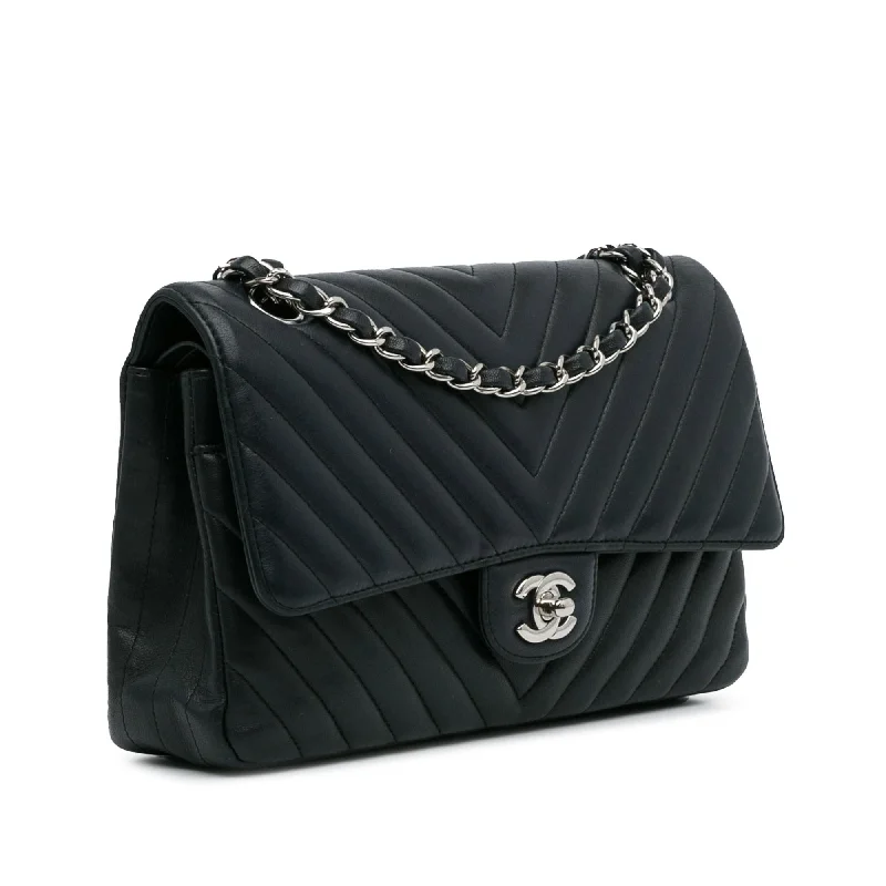 Chanel Chain Strap Handbag for Everyday UseChanel Medium Chevron Lambskin Double Flap (dzzHVL)