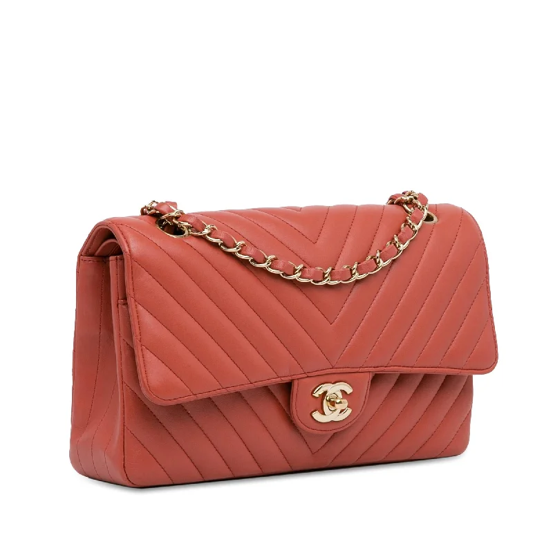 Chanel Lightweight Handbag for Daily ErrandsChanel Medium Classic Chevron Lambskin Double Flap (cwKVOo)