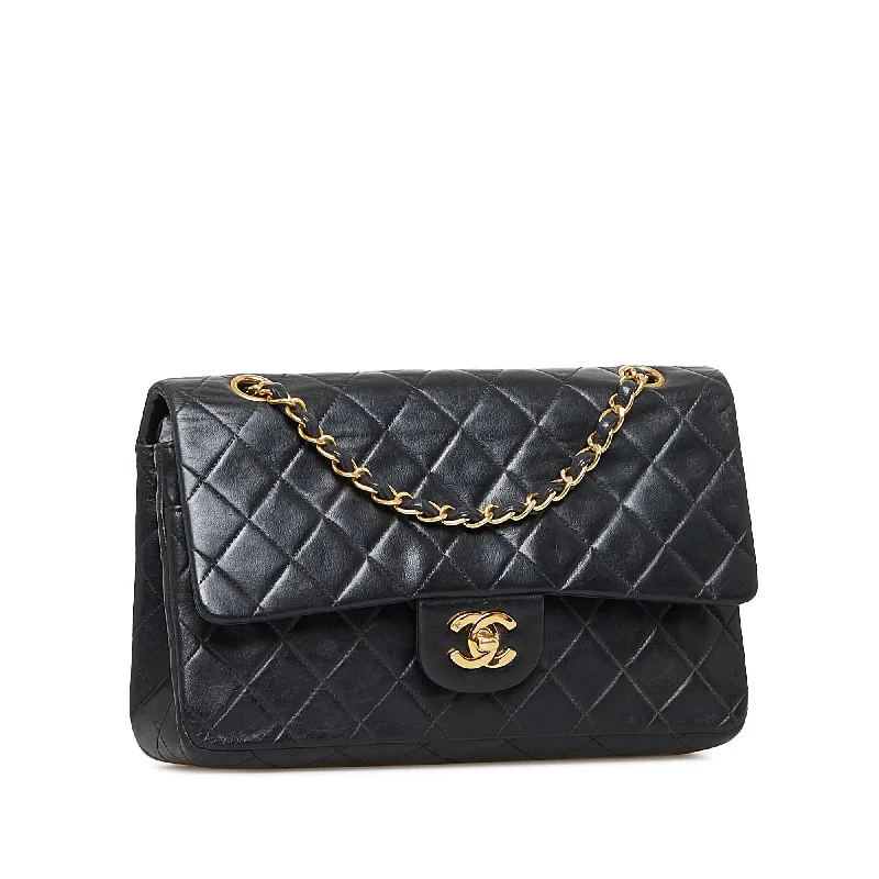 Chanel Quilted Leather Shoulder Bag for FashionistasChanel Medium Classic Lambskin Double Flap Bag (Qbu6SW)