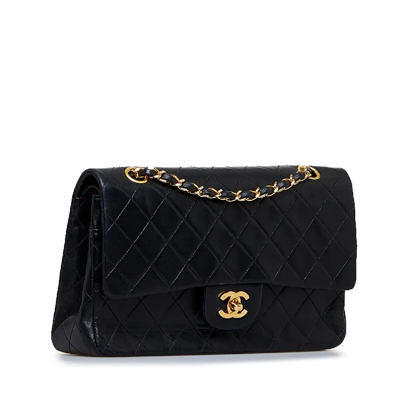 Chanel Quilted Leather Shoulder Bag for FashionistasChanel Medium Classic Lambskin Double Flap (3vAjNA)