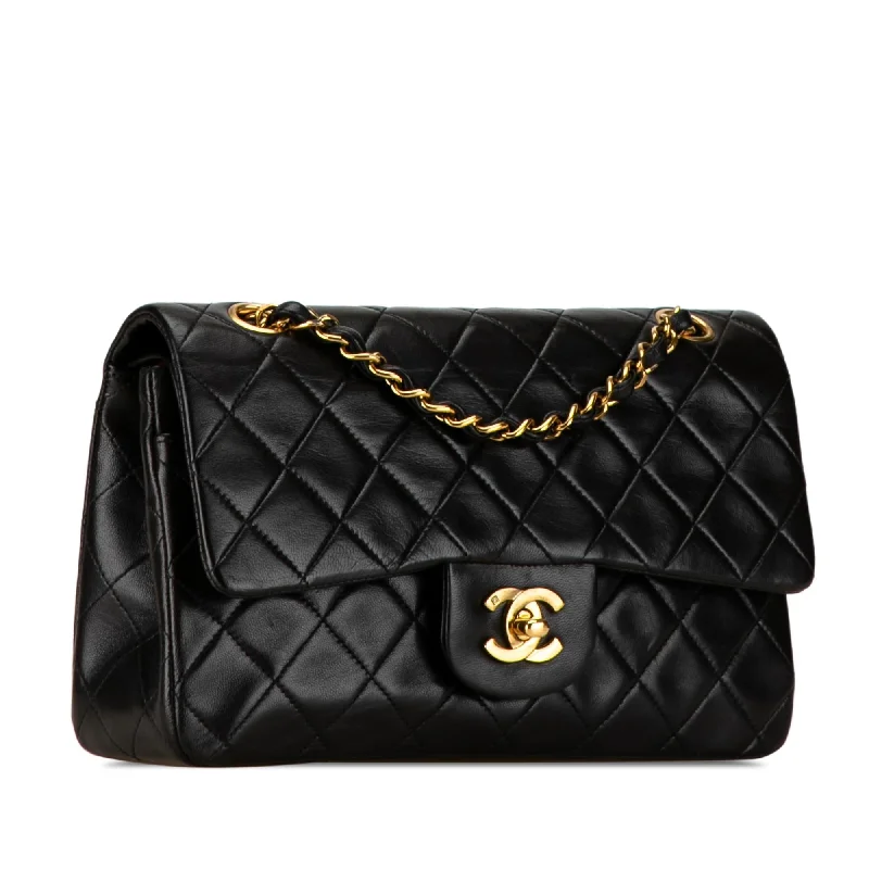 Chanel Quilted Leather Shoulder Bag for FashionistasChanel Medium Classic Lambskin Double Flap (JJIzds)