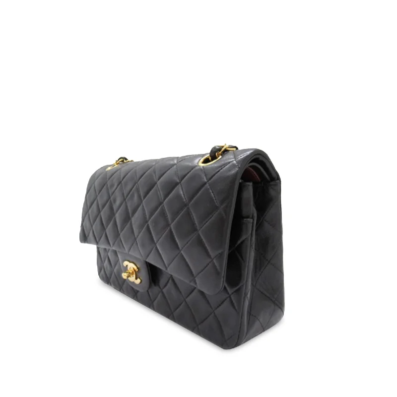 Chanel Lightweight Handbag for Daily ErrandsChanel Medium Classic Lambskin Double Flap (LrCLOu)