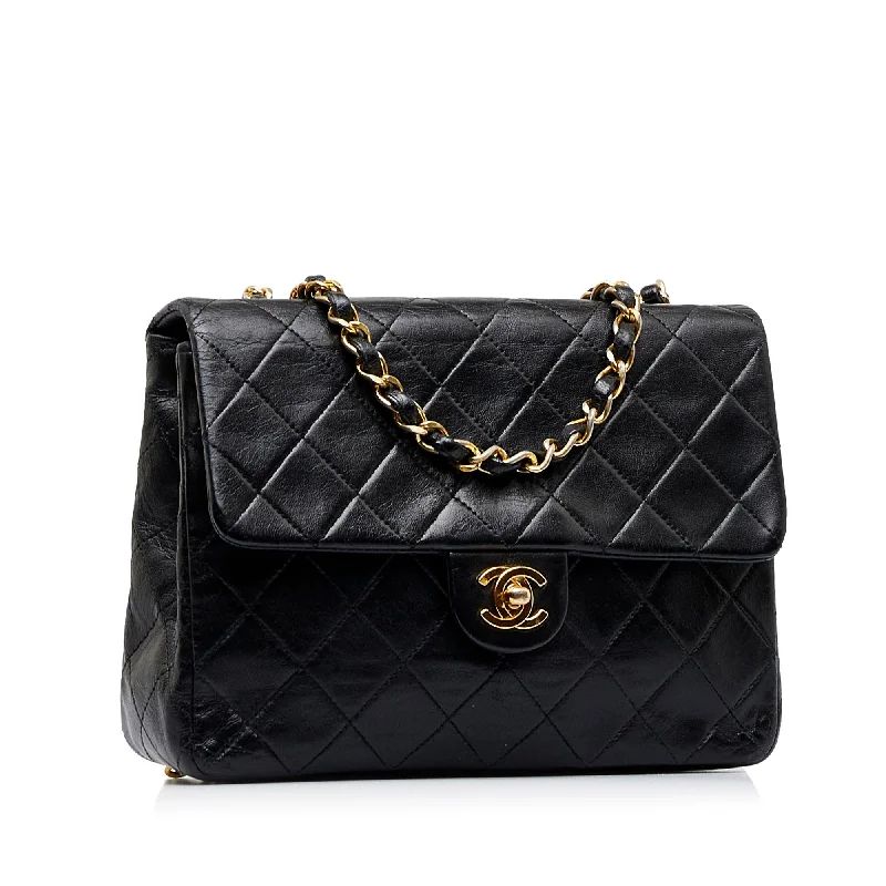 Chanel Classic Flap Bag for Evening PartyChanel Medium Classic Lambskin Single Flap Bag (puFpTM)