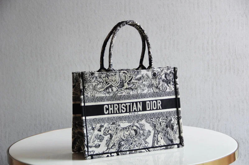 Fashion - forward Christian Dior tote bags for the modern womanChristian Dior  Bags - 2715