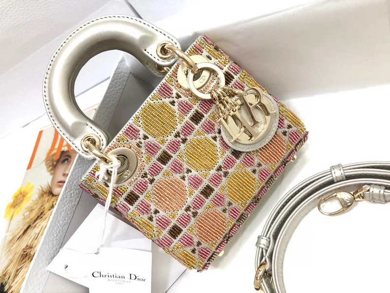 Luxury Christian Dior crossbody bags with a chain - link strapChristian Dior  Bags - 2851