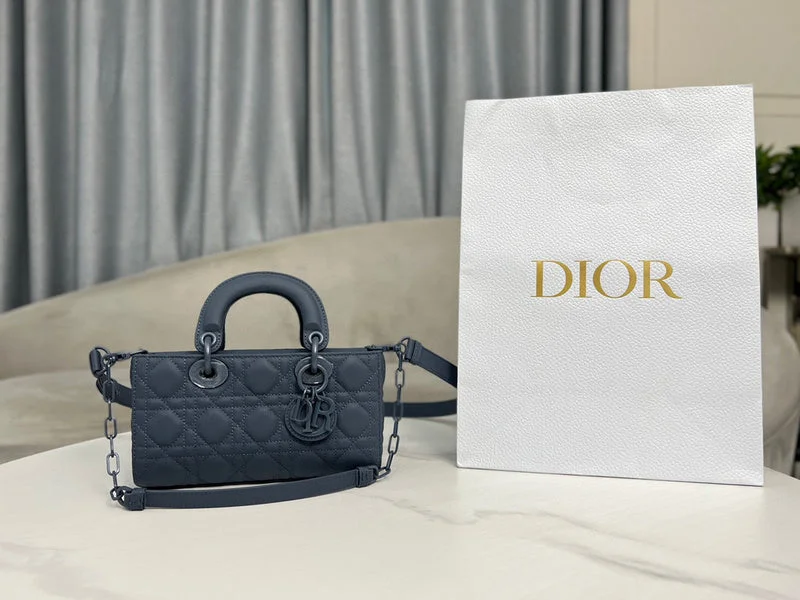 Luxury Christian Dior crossbody bags with a chain - link strapChristian Dior  Bags - 289