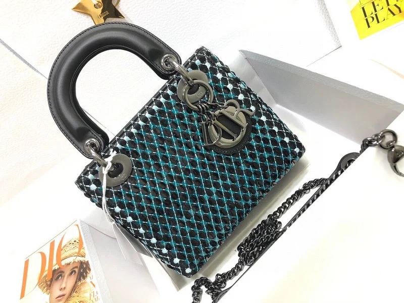 Luxury Christian Dior crossbody bags with a chain - link strapDior Bag