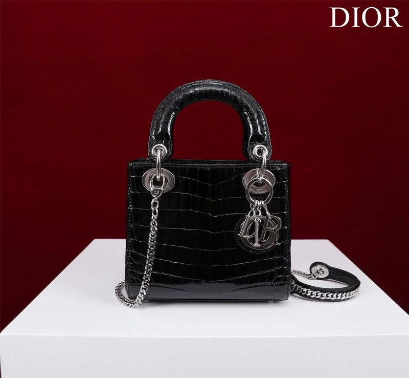 Fashion - forward Christian Dior tote bags for the modern womanDior Bag