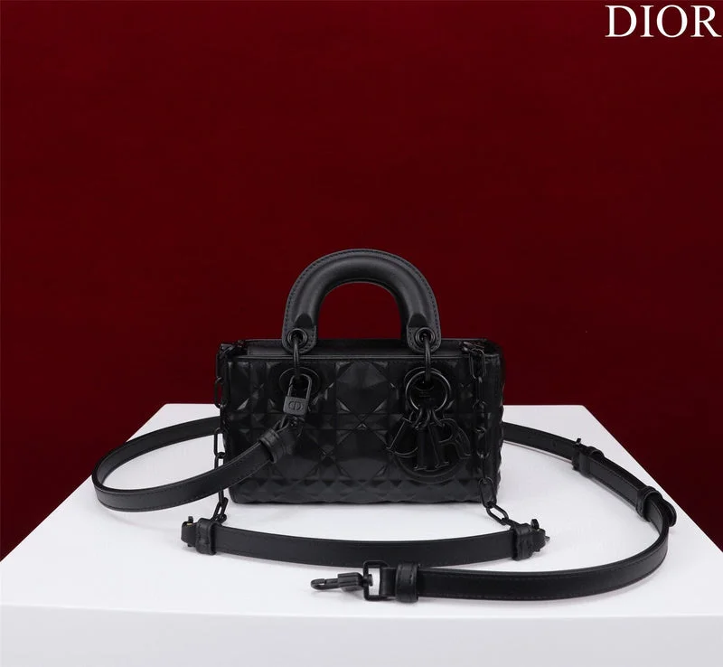 Christian Dior handbags with a detachable mirror for on - the - go touch - upsDior Bag