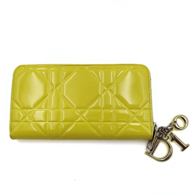 Christian Dior handbags with a back - pocket for quick storageChristian Dior Christian Lady wallet in yellow patent leather