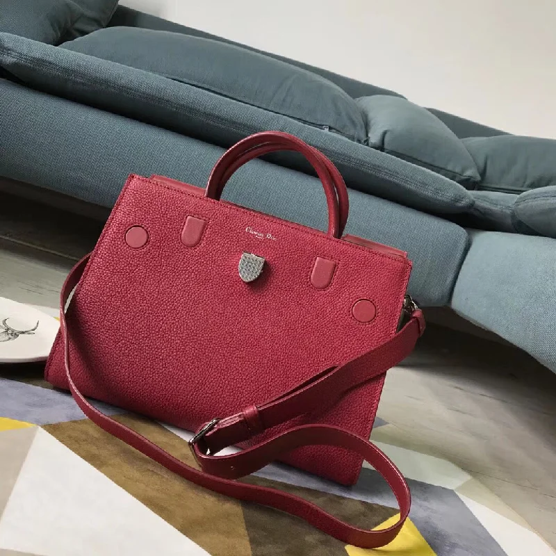 Christian Dior handbags with a removable shoulder strap for versatilityChristian Diorever Tote Bag In Red Calfskin Leather